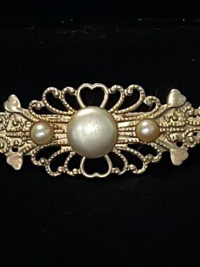 Gold Tone Barrette with 3 Faux Pearls and Hearts